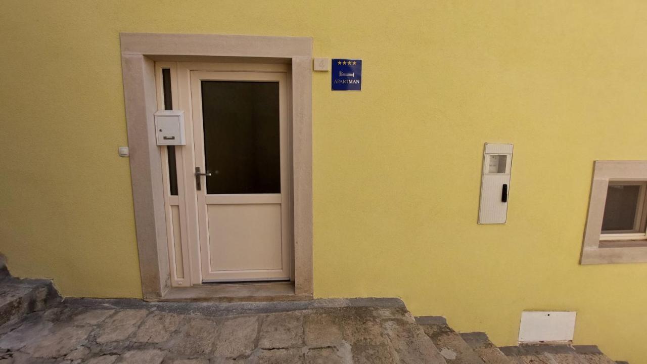 Palace Pernarius Apartmán *